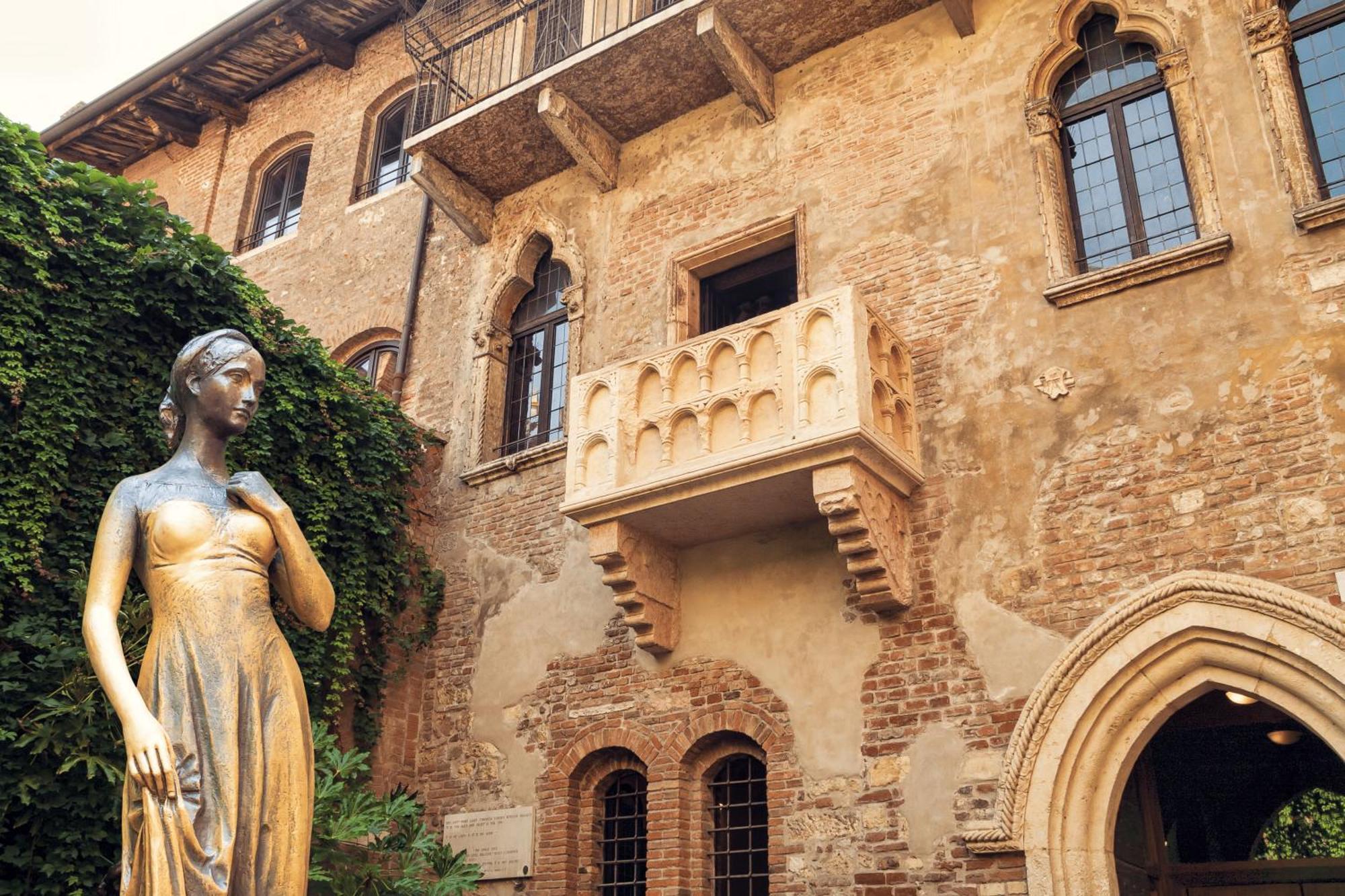 Opera Luxury Apartment Verona Bagian luar foto