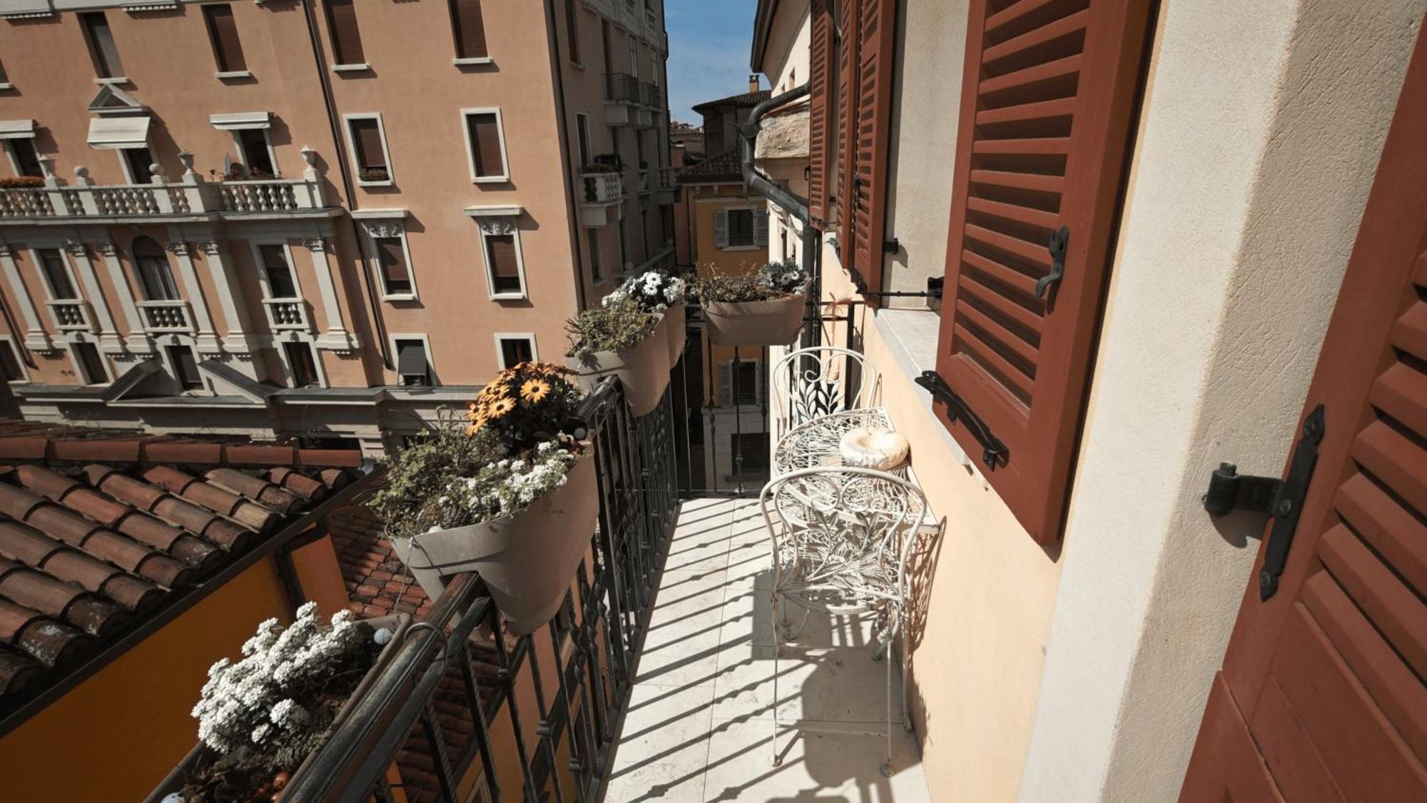 Opera Luxury Apartment Verona Bagian luar foto