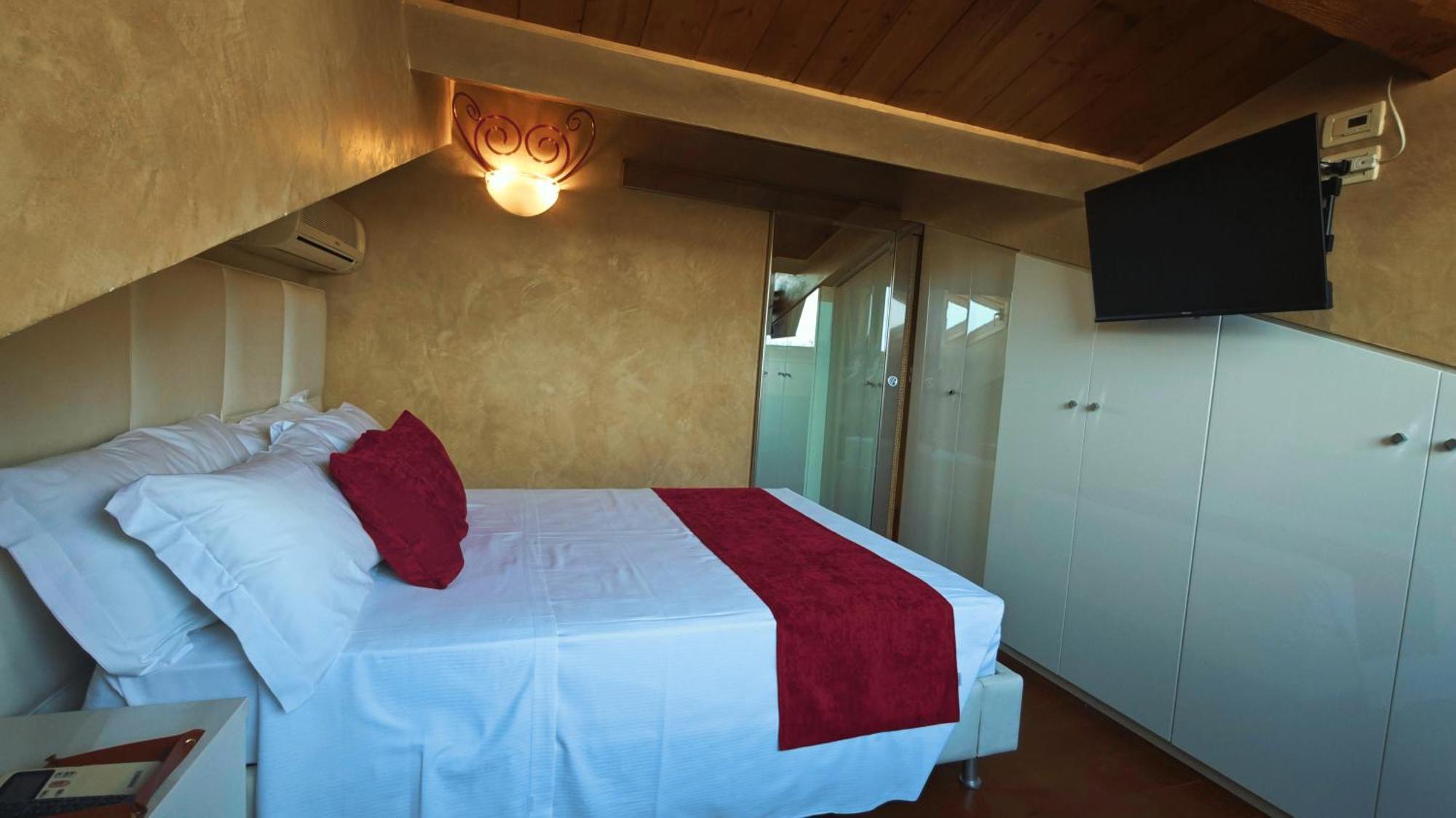 Opera Luxury Apartment Verona Bagian luar foto